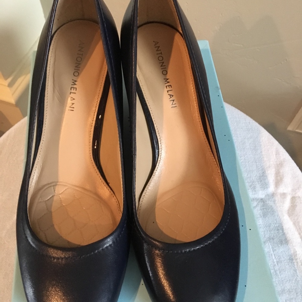 Antonio Melani Claire Navy Leather Wedge Heels 8.5